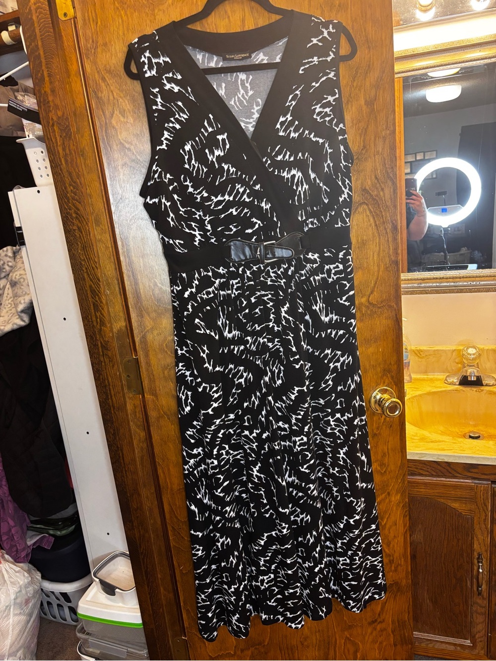 Susan Lawrence Black and White Printed Sleeveless Maxi Dress
